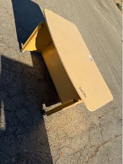 Kid’s computer desk FREE