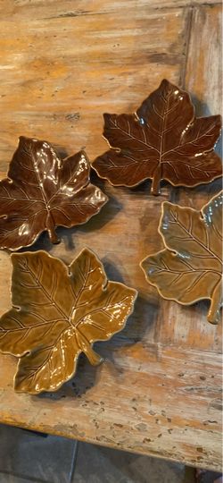 8 Pottery Barn Leaf Plates Dishes ($30 takes all)