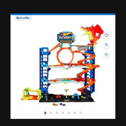 Brand New In Box Hot Wheels Ultimate garage 