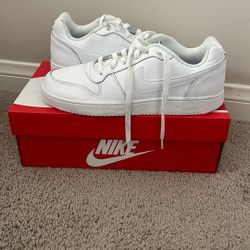 White Nike Ebernon Low Size 9 in Men’s