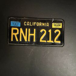 Authentic Vintage and Collectable License Plates for Sale