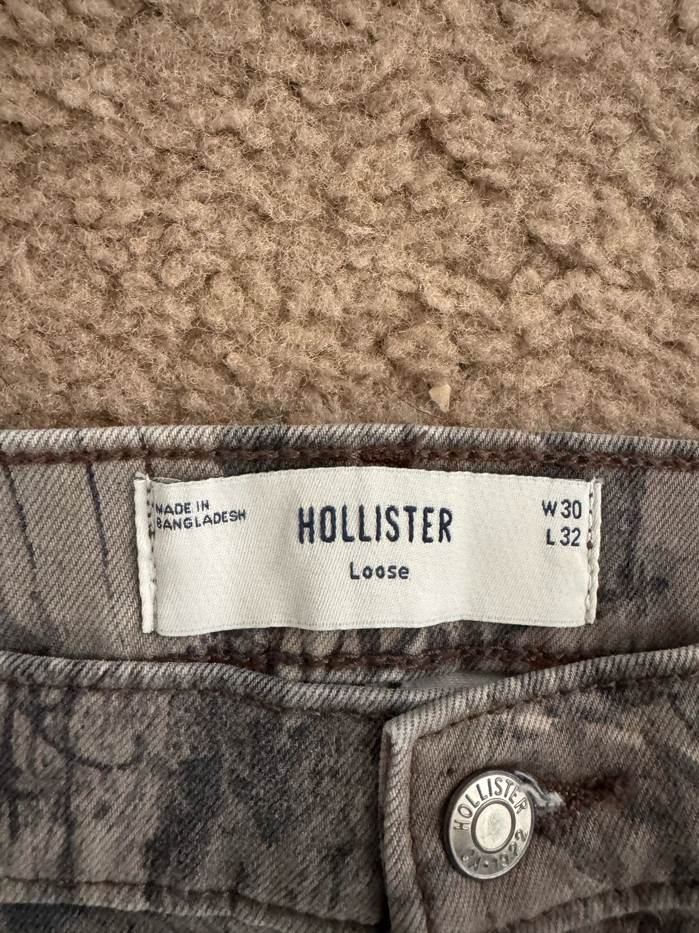 Hollister loose camo pants