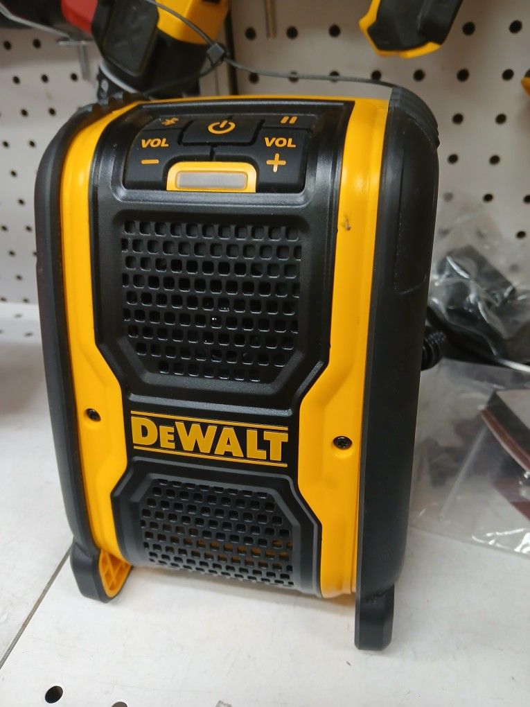 Dewalt New Speaker Bluetooth 12v-20v Nuevo