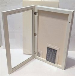 NIB Pottery Barn Wall WOOD Shadow Box White 11" x 18" WHITE