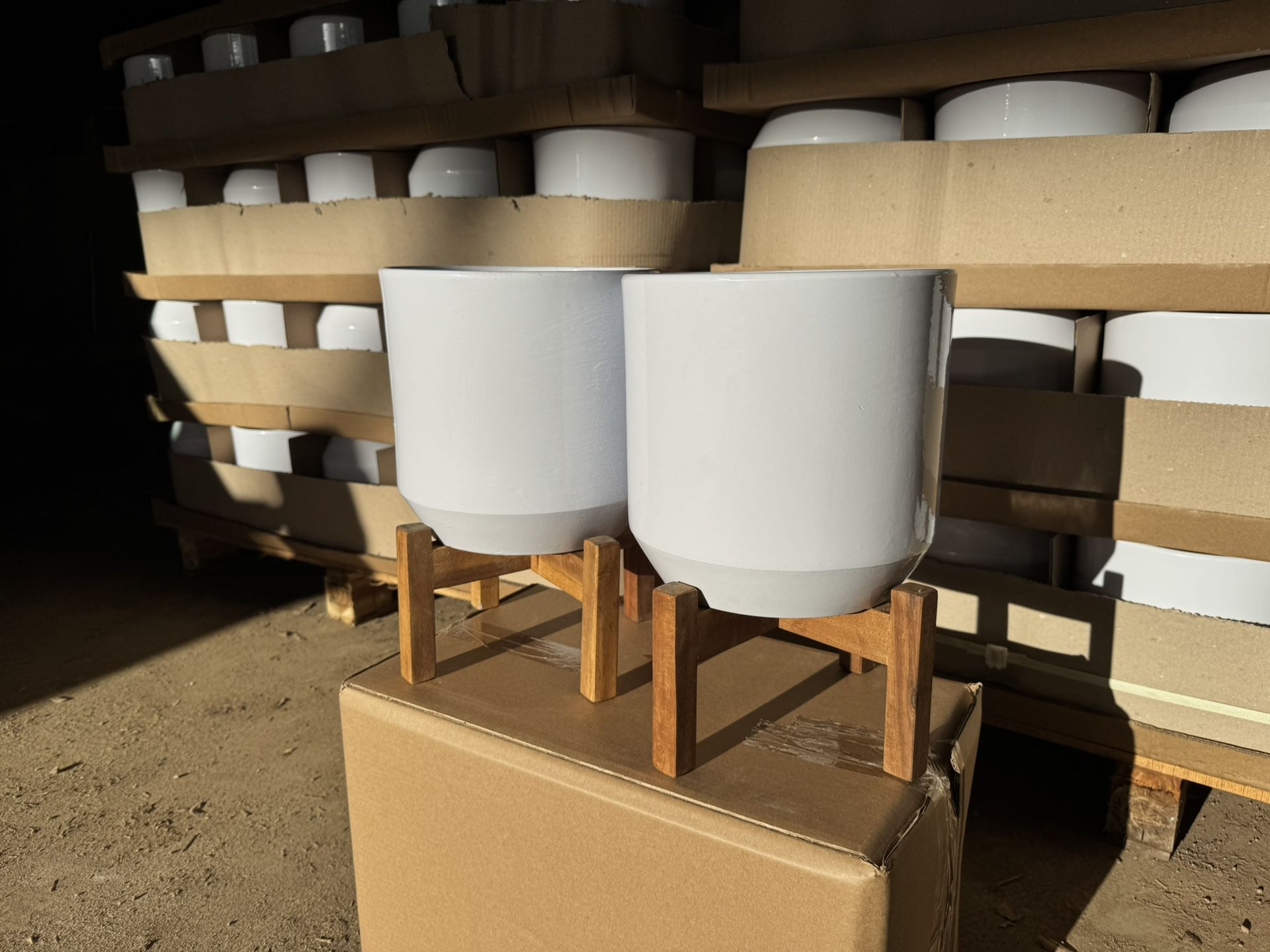 Ceramic Pot With Stand