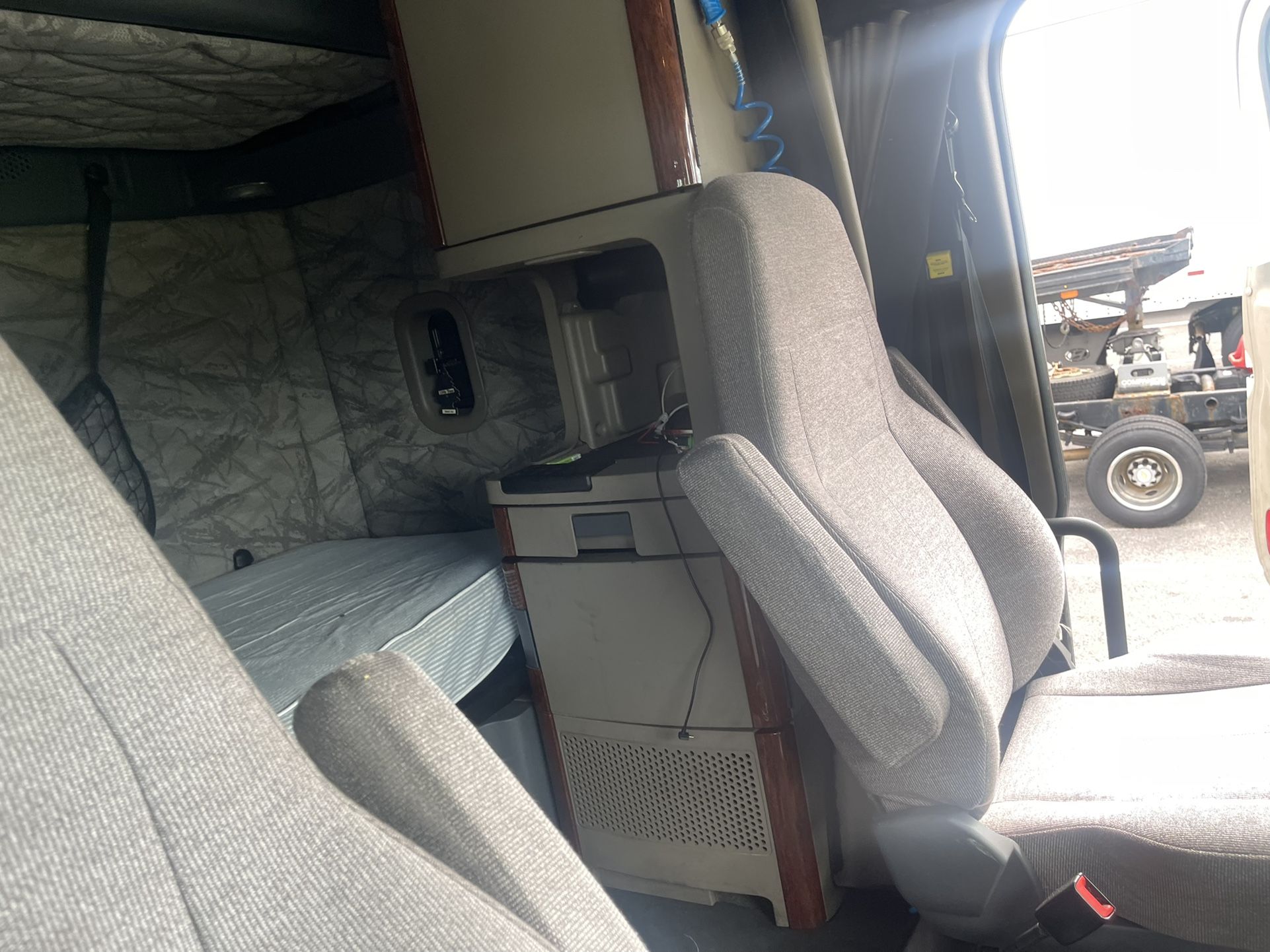 2016 FREIGHTLINER CASCADIA