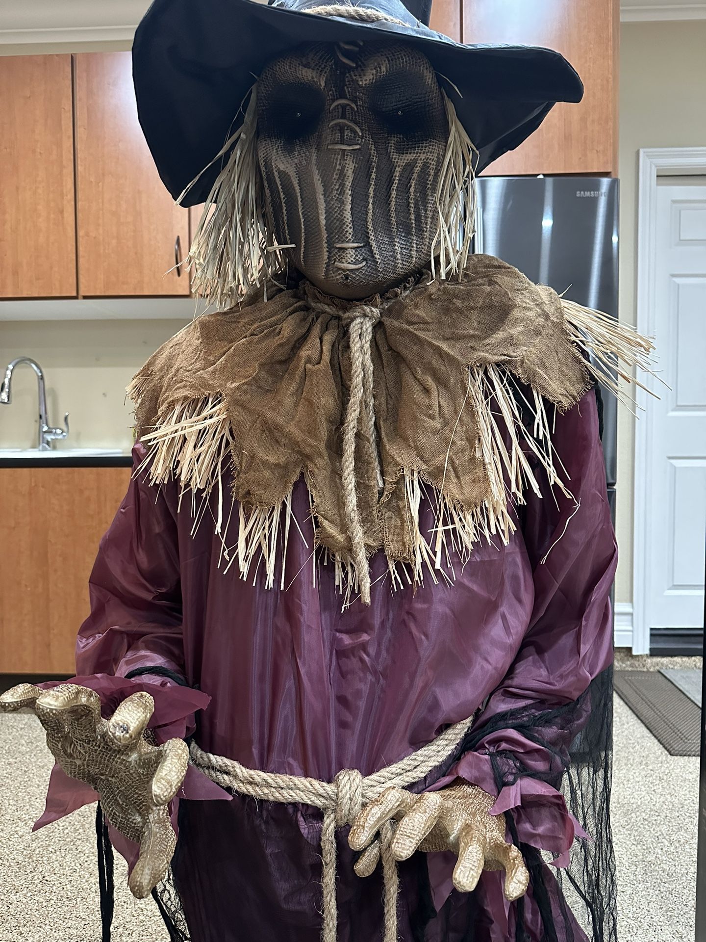 SINISTER STRAW MAN ANIMATRONIC SPIRIT HALLOWEEN