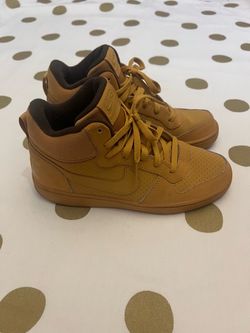 Nike High-Top Sneakers Wheat/Gum