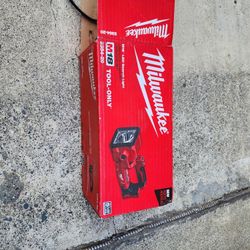 Lampara Milwaukee