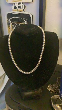 Silver pearl necklace authentic