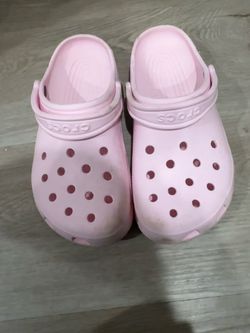 Crocs Classic pink  (price negotiable)