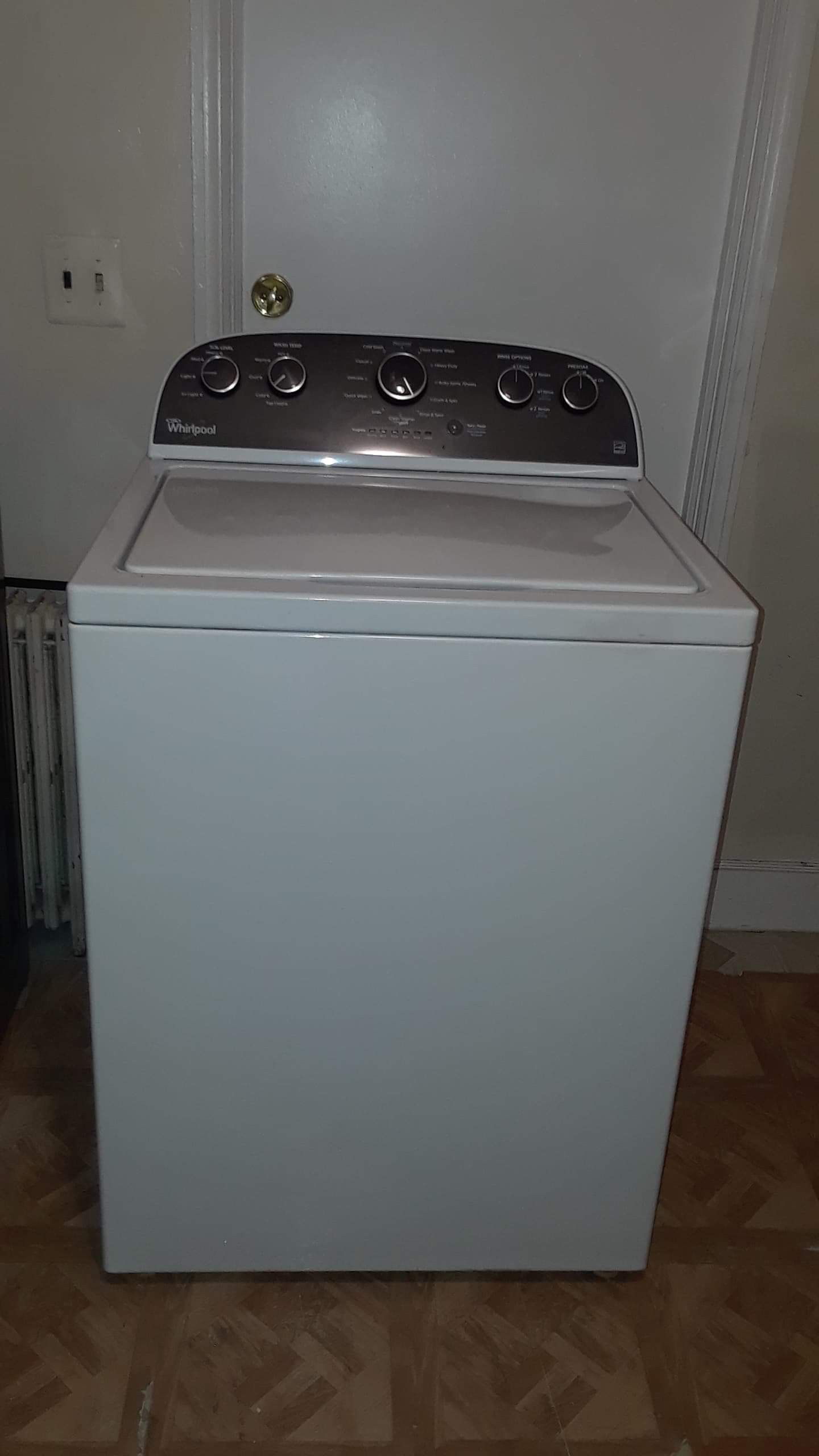 Washer like new condition works perfectly very clean