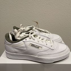 jjjjound x Reebok Club C - Olive