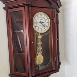 Vintage chiming wall clock looks great
