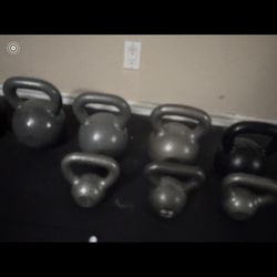 COMPLETE SET OF KETTLE BELLS