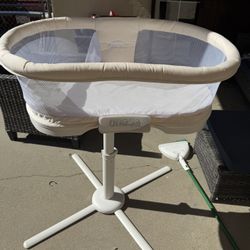 Halo Bassinest Swivel Sleeper
