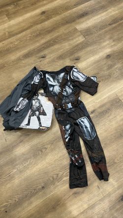Boy mandalorian costume small 4-6