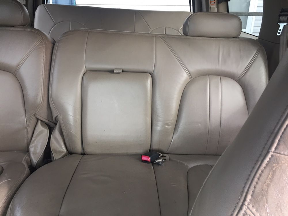 2000 Ford Expedition Used Not Running For Parts. Will Have To Tow