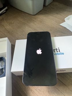 ⭐️ iPhone 12 Black (64GB) | BRAND NEW SCREEN | Flawless Display ⭐️