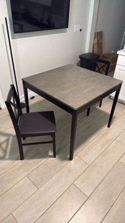 Dining table set