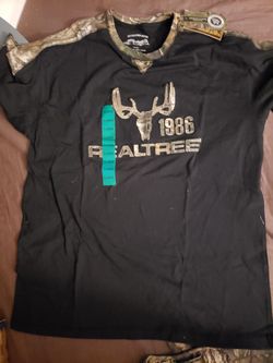 New XL Realtree Shirt and Master Sportsman Hunting/ Fishing Vest.