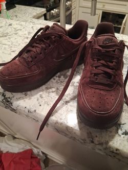 Maroon air force 1s