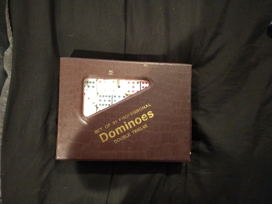 Dominoes