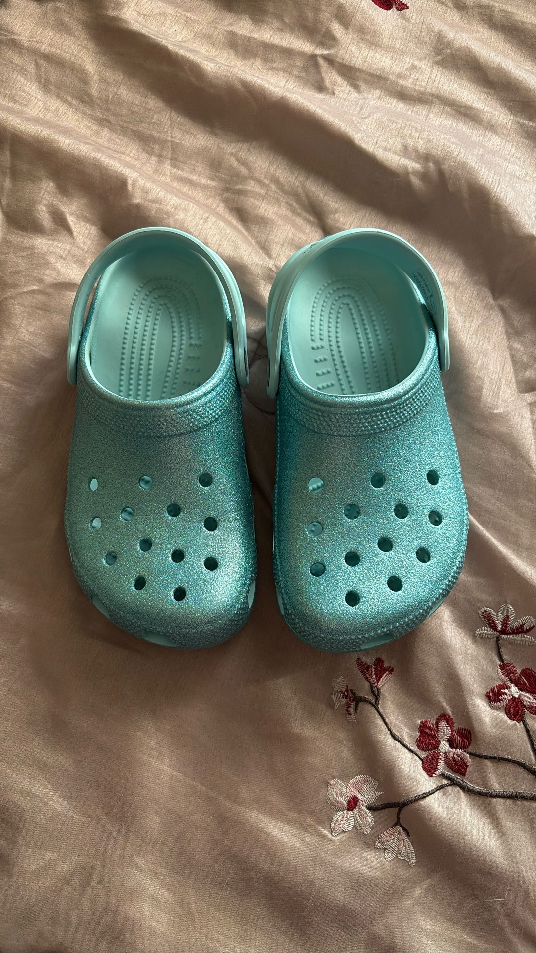 Crocs Size J 3