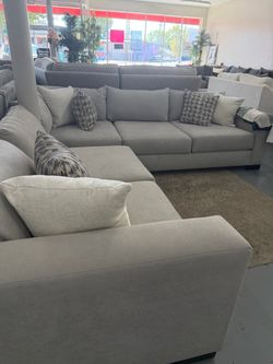 Large Grey Fabric Sectional Sofa with Chaise