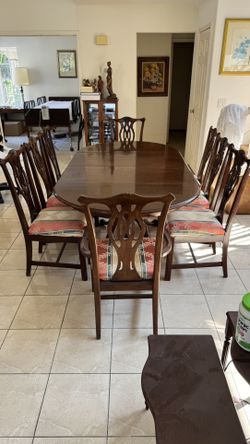 Vintage Mahogany Wood Dining Table with Chairs