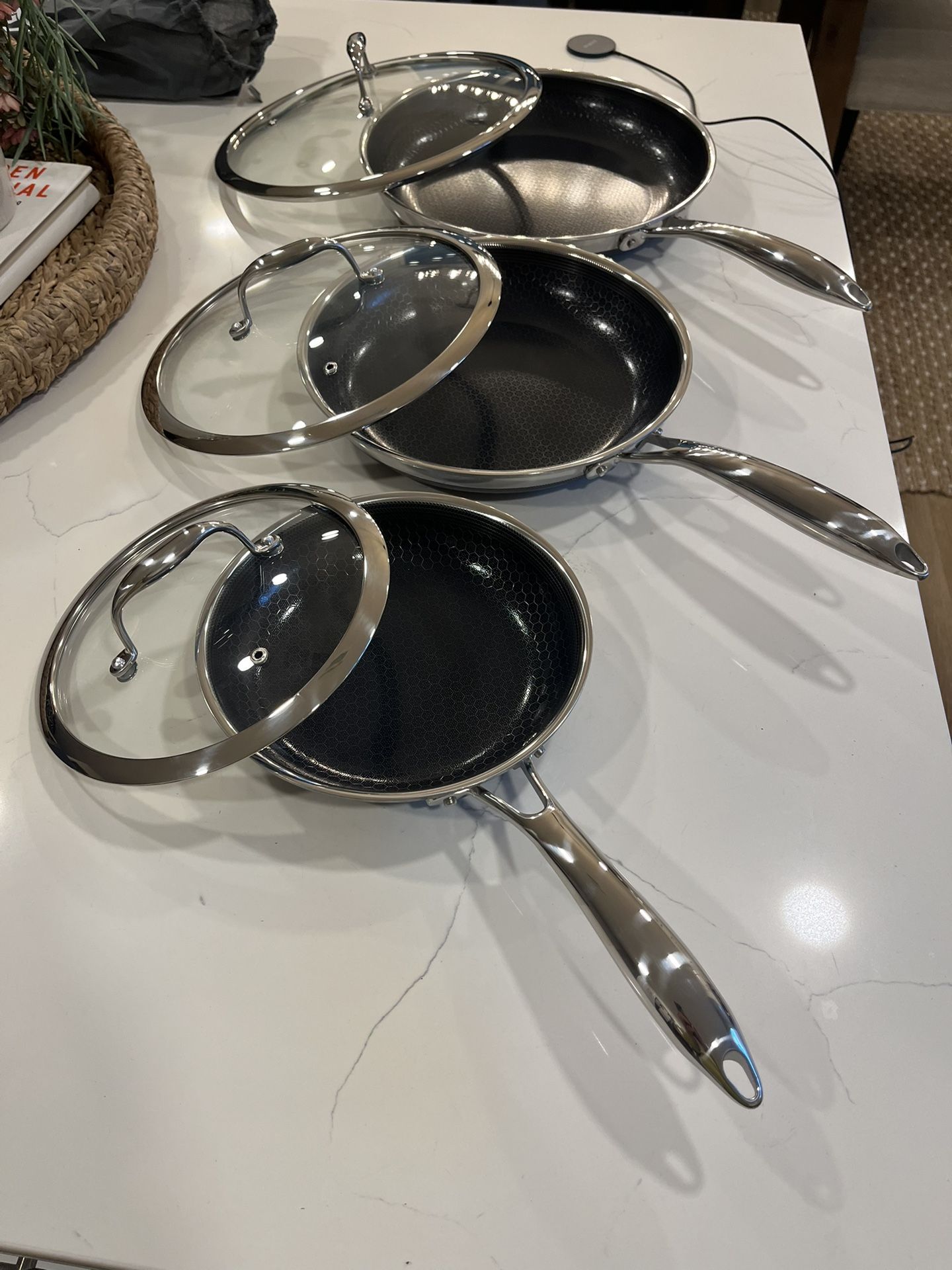 Brand New Hexclad 8 Piece Cookware Set