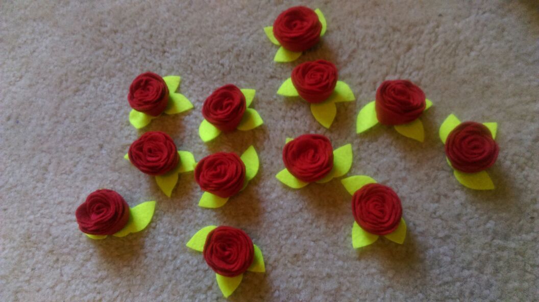 New Valentine's day 12 red felt roses wedding, shower romance event