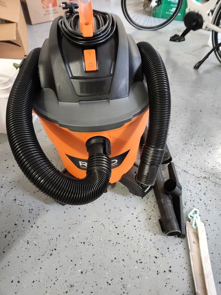 Ridgid Shop Vac 12 Gallon Wet/Dry With Attachments