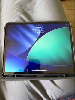 iPad Air 13-Inch 128 GB WiFi Only