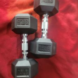 NEW SET OF 25LB RUBBER COATED HEXHEAD DUMBBELLS TOTAL 50LBs 
11525 S HALSTED DUNKIN DONUTS/7111.S WESTERN WALGREENS 
55$  CASH ONLY 