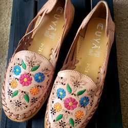 Cuya Pink Floral Embroidered Women's Huaraches
