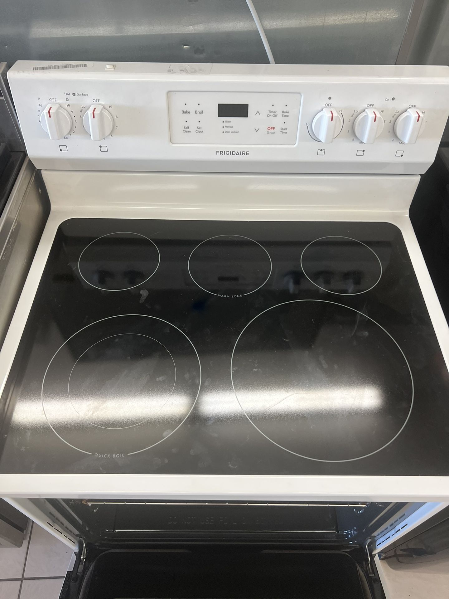 brand new stove from frigidaire  