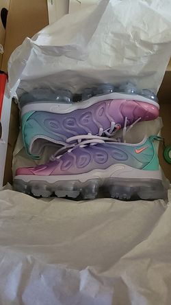 Nike air vapormax plus size 6 women