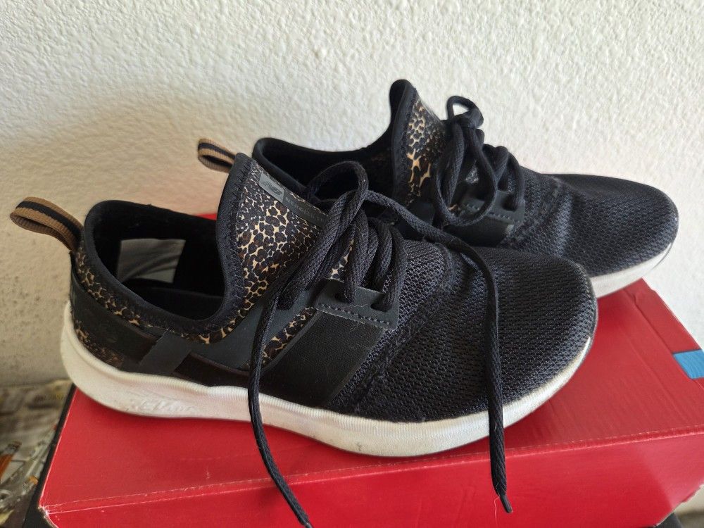 Womans ADIDAS Size 7