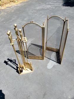 Fireplace tool set