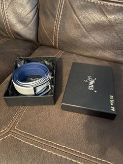 NICE BLUE AND WHITE REVERSIBLE BELT 