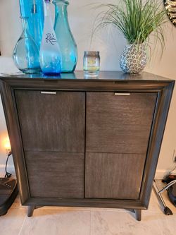BAR/HUTCH
