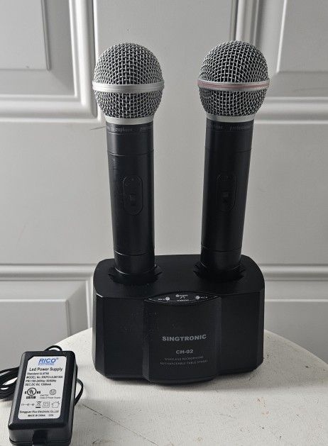 Singtronic CH-02 Wireless Microphone (X2) Rechargeable Table Stand (Tested)