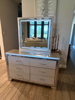 Bedroom set