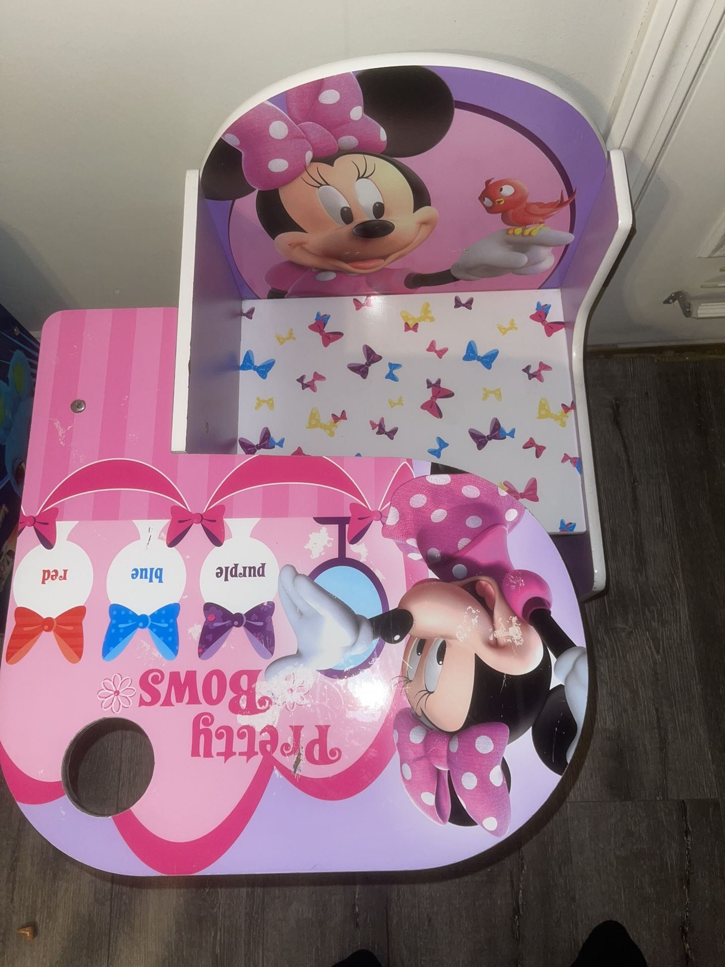 Minnie Mouse Toddler Chair Desk