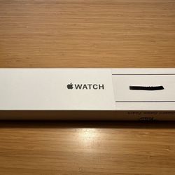 New Apple Watch SE Midnight Aluminum Case Midnight Sport Band M/L (40mm)