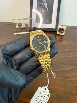 Vintage men’s Nelsonic Diamond quartz watch.