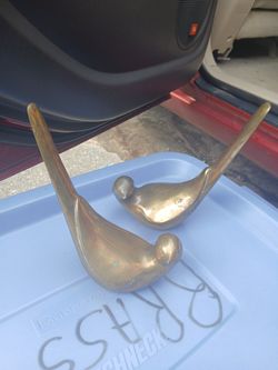 2 Brass Doves