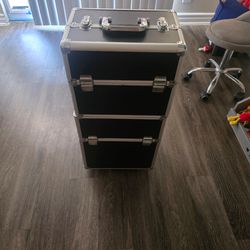 3-in-1 multi-tier rolling train case