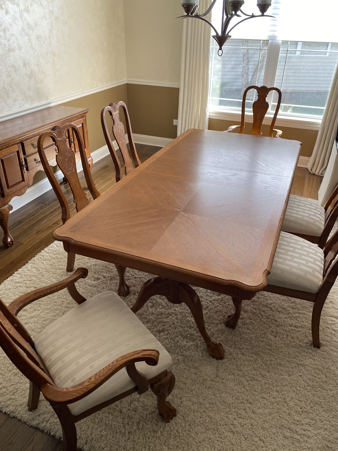 Dinning Room Set with 6 Chairs And Buffet Table.